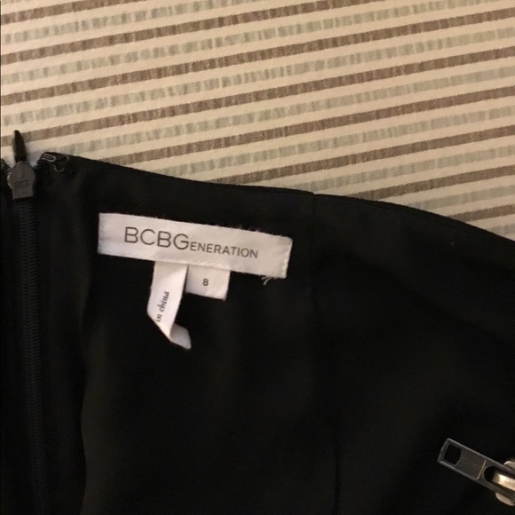 BCBGeneration Black Zipper Detail Mini Skirt - Picture 5 of 5